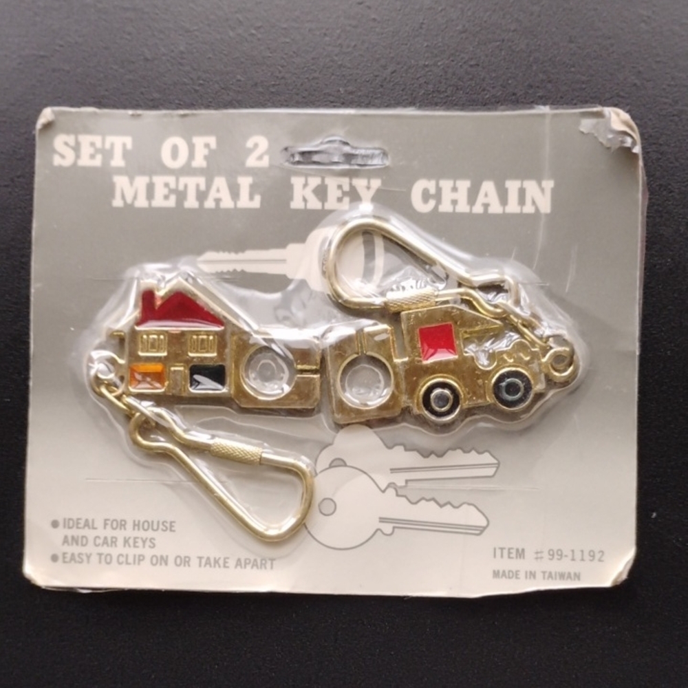 Set/2 Metal Key Chain with House and Truck Shaped Fob New in Packaging